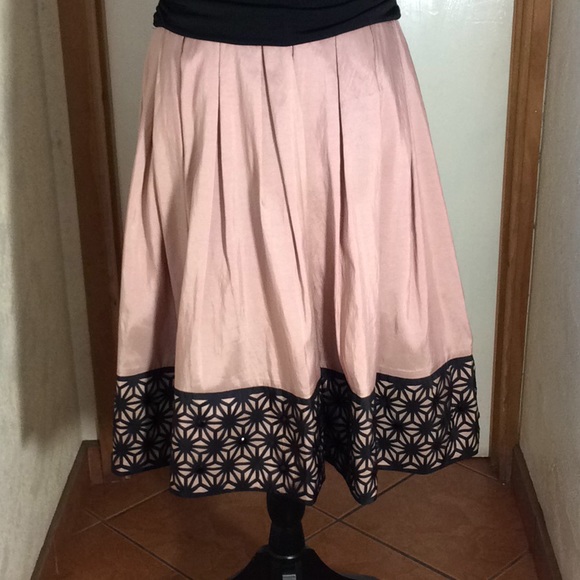 Vintage Inspired Pink and Black Dress - Picture 3 of 8